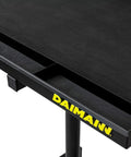 Dettaglio piano di lavoro in acciaio Daimann con superficie ampia 73,5x50,5 cm, ideale per dispositivi e strumenti professionali